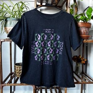 Women's COTTON:ON Black Graphic T-Shirt